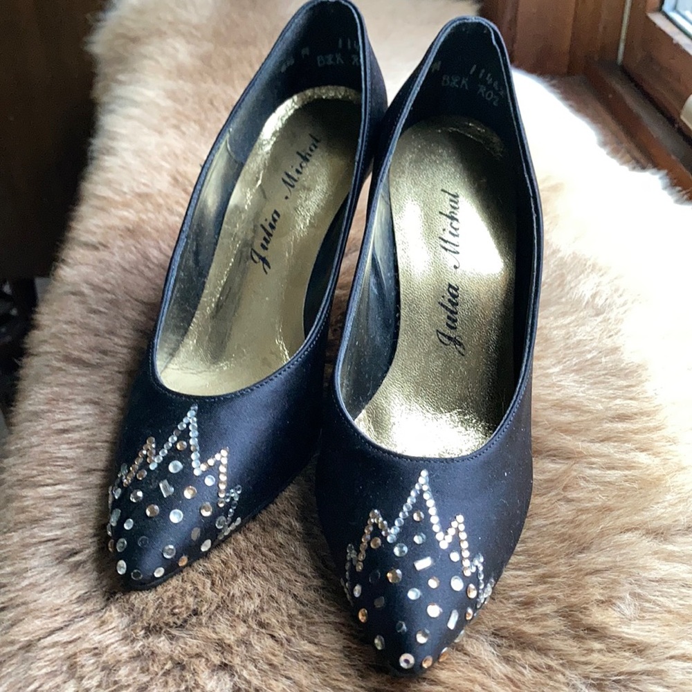 Vintage Satin high heel pumps w sequins